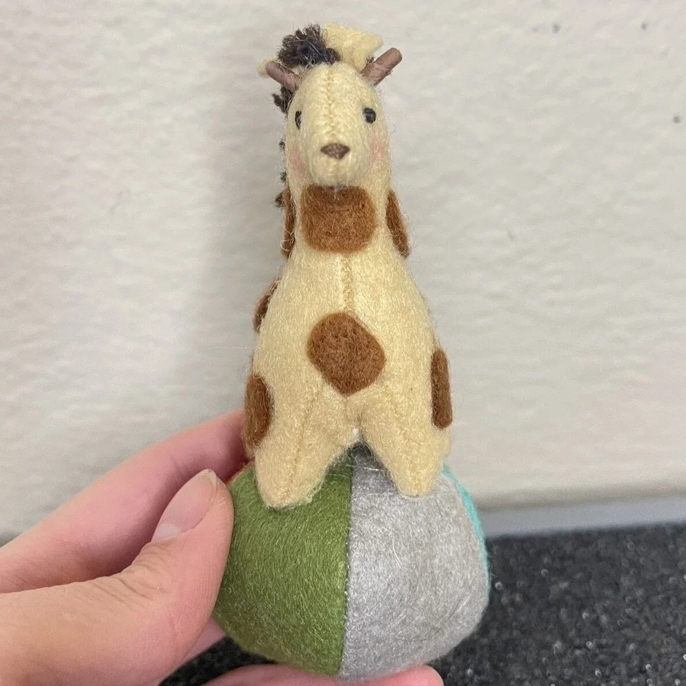 Heart Felts Ornament Midwest Of Cannon Falls Giraffe Circus Carnival Ball‎